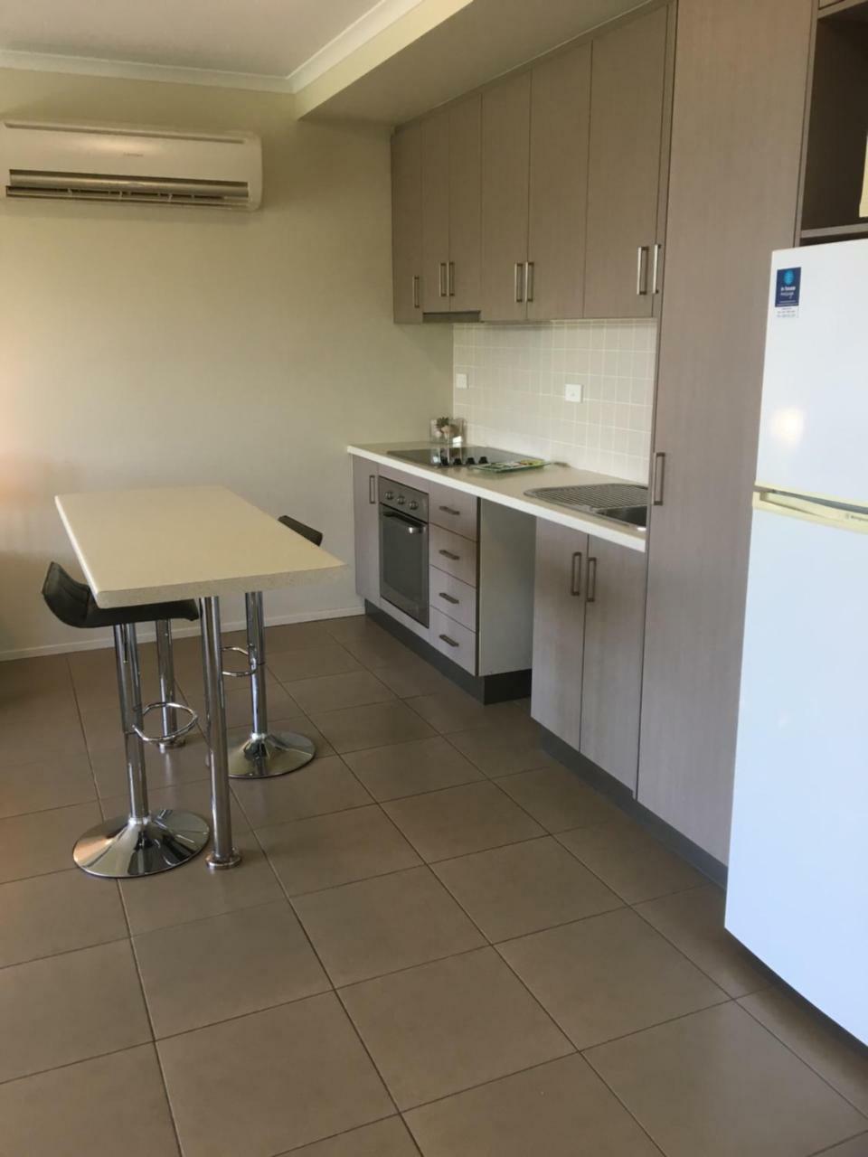 Airlie Central Apartments Airlie Beach Exteriör bild